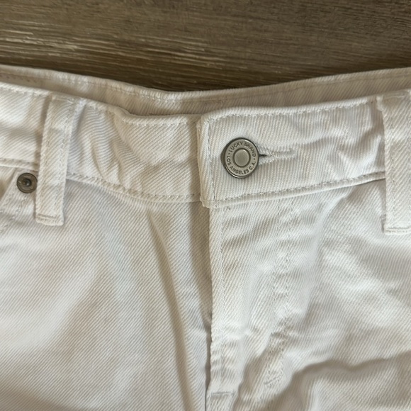 Lucky Brand ‘the cut off’ shorts size 8 in white jean - Picture 2 of 10